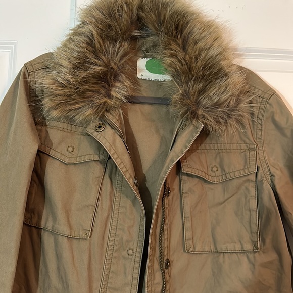 Anthropologie jacket with fur - Picture 5 of 9